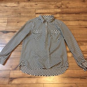 Women’s size xl American eagle white and black top